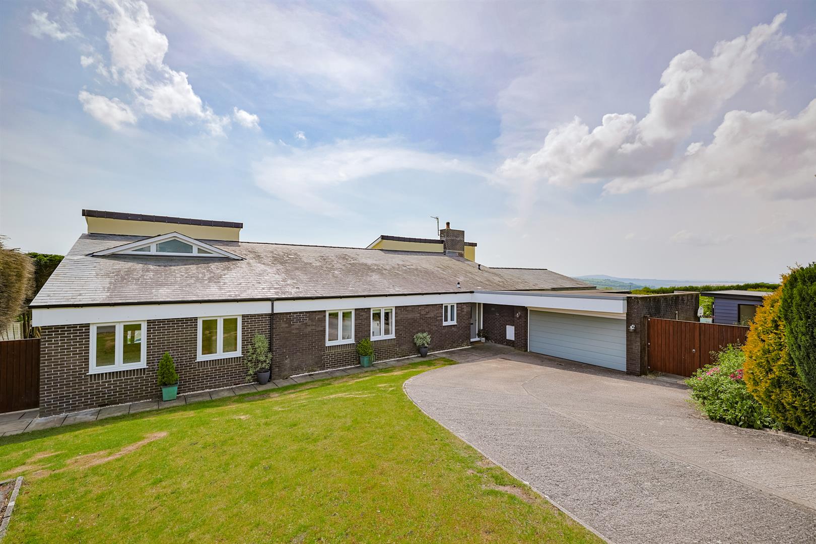 Misty Hills Close, Three Crosses, Swansea, SA4 3JF